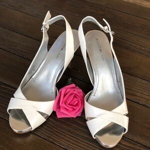 Bandalino fabulous white sling back with silver heels